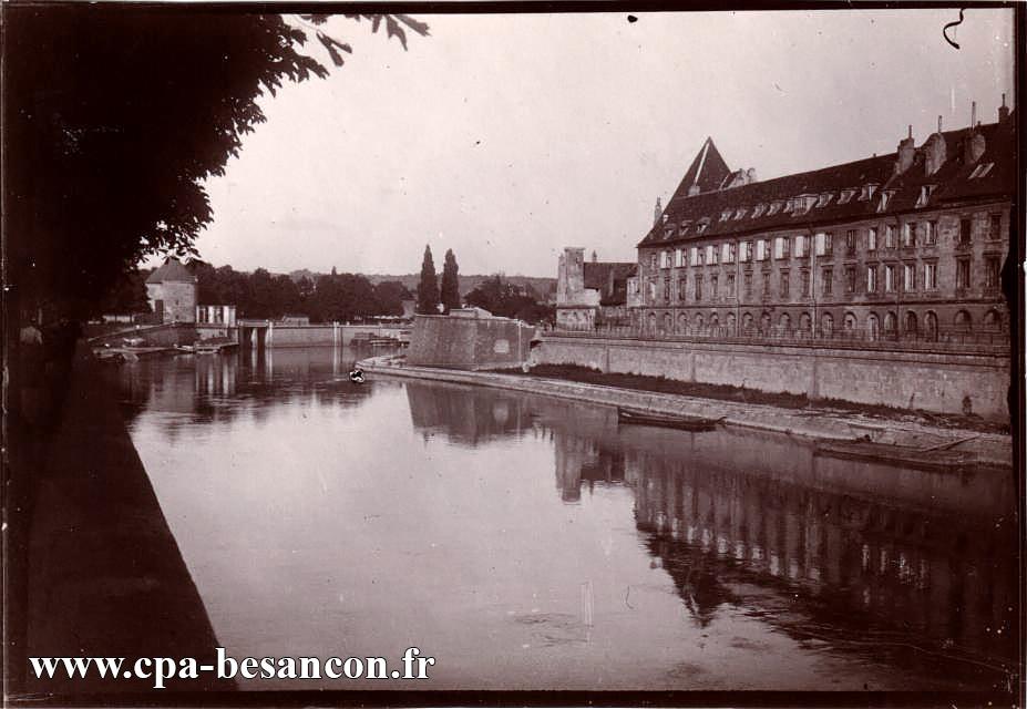 BESANÇON - Quai de Strasbourg et quai Vauban